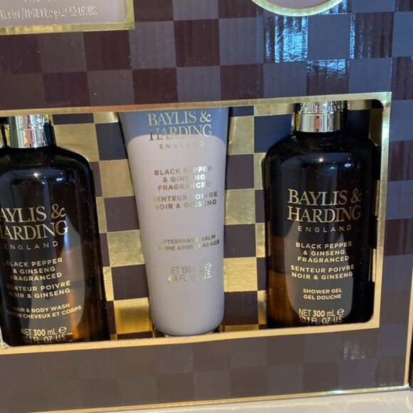 Bayliss & Harding Black Pepper & Ginseng Men's Perfect Grooming Pack Gift Set - Picture 3 of 7